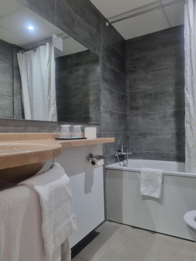 Hotel Eiffel Kensington Париж Экстерьер фото